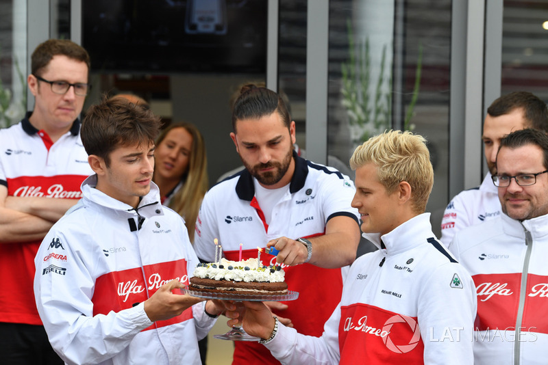Sauber birthday celebrations for Marcus Ericsson, Sauber with Charles Leclerc, Sauber
