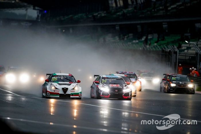 Start action, Ma Qing Hua, Team Mulsanne Alfa Romeo Giulietta TCR, Néstor Girolami, ALL-INKL.COM Münnich Motorsport Honda Civic Type R TCR