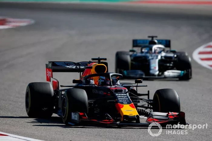 Max Verstappen, Red Bull Racing RB15, Lewis Hamilton, Mercedes AMG F1 W10
