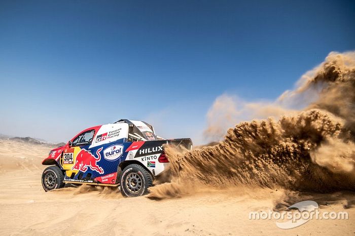 #304 Toyota Gazoo Racing: Giniel De Villiers, Alex Haro Bravo