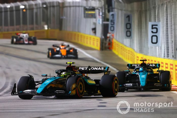 Lewis Hamilton, Mercedes F1 W15, George Russell, Mercedes F1 W15 