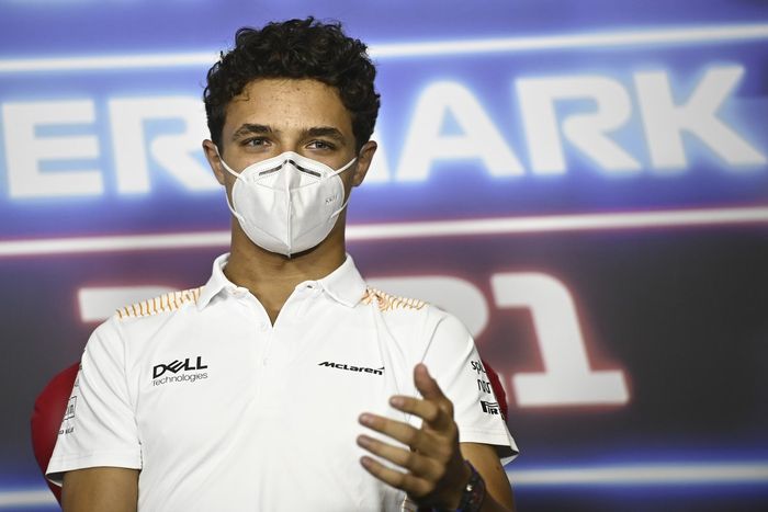 Lando Norris, McLaren en la conferencia de prensa