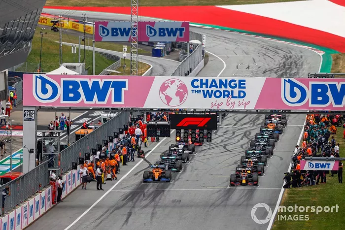 Max Verstappen, Red Bull Racing RB16B, Lando Norris, McLaren MCL35M
