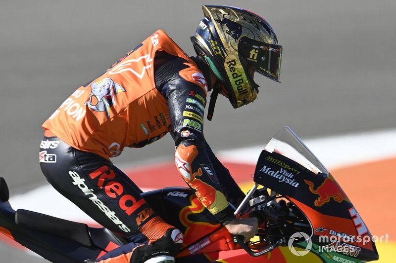 El ganador de la carrera y campeón del mundo Pedro Acosta, Red Bull KTM Ajo