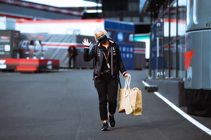 Angela Cullen, preparadora física de Lewis Hamilton 
