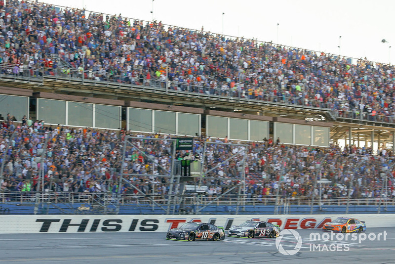 8. Aric Almirola vs. Clint Bowyer - 0.105