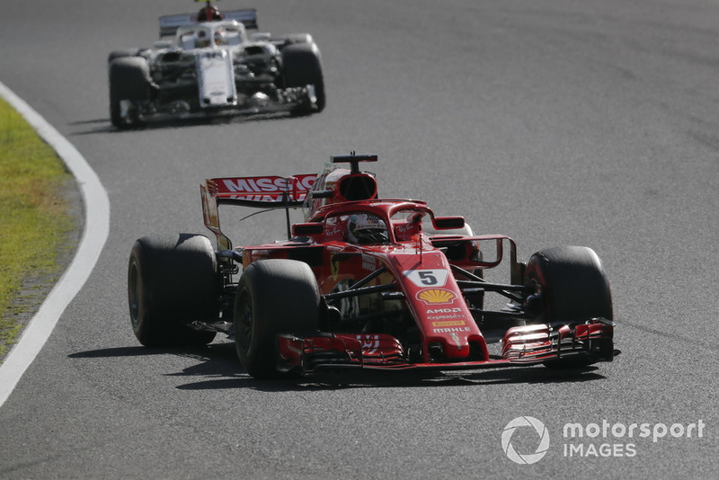 Sebastian Vettel, Ferrari SF71H, Charles Leclerc, Sauber C37