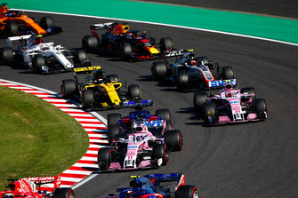 Sebastian Vettel, Ferrari SF71H, devance Pierre Gasly, Scuderia Toro Rosso STR13, Sergio Perez, Racing Point Force India VJM11, Brendon Hartley, Toro Rosso STR13, Esteban Ocon, Racing Point Force India VJM11, Carlos Sainz Jr., Renault Sport F1 Team R.S. 18, Kevin Magnussen, Haas F1 Team VF-18, Charles Leclerc, Sauber C37, Daniel Ricciardo, Red Bull Racing RB14, et Fernando Alonso, McLaren MCL33, au départ