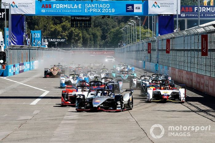 Arrancada Sébastien Buemi, Nissan e.Dams, Nissan IMO1, Pascal Wehrlein, Mahindra Racing, M5 Electro y Daniel Abt, Audi Sport ABT Schaeffler, Audi e-tron FE05 