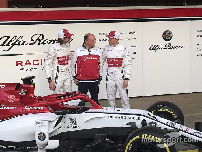 Kimi Raikkonen, Alfa Romeo Racing, Antonio Giovinazzi, Alfa Romeo Racing, Frederic Vasseur,  team principal