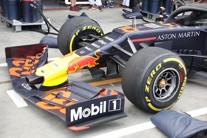 Red Bull Racing RB15 dettaglio della paratia laterale dell'ala anteriore tagliata