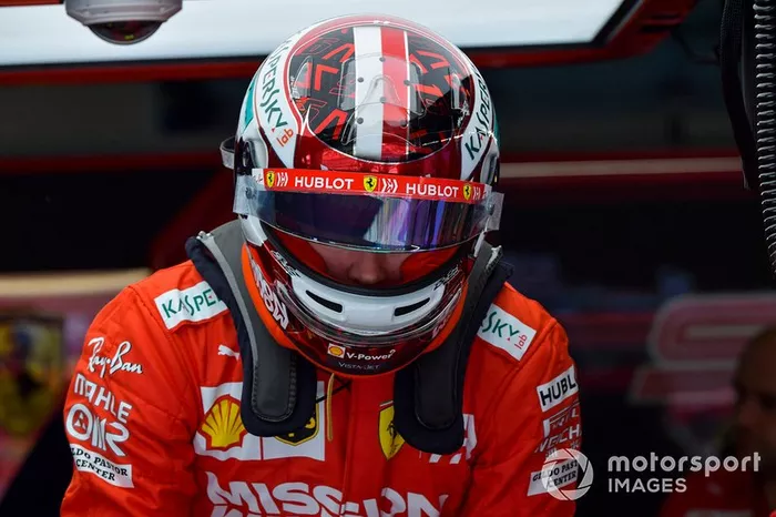 E ainda antes do início do campeonato, o próprio Leclerc imaginava uma boa briga: “Se Mattia tiver esse problema de gerenciar dois pilotos rápidos, é um bom sinal para mim.