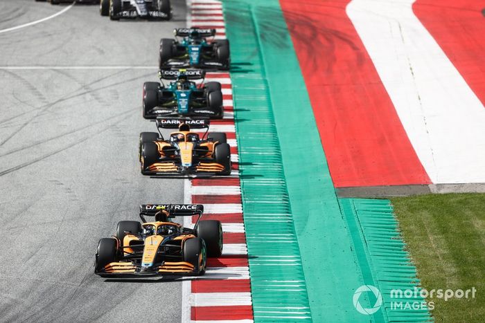 Lando Norris, McLaren MCL36, Daniel Ricciardo, Sebastian Vettel, Aston Martin AMR22