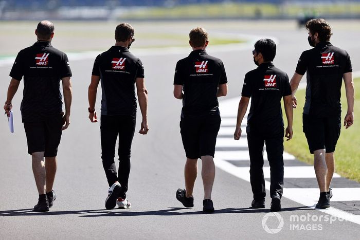 Romain Grosjean, Haas F1 y otros integrantes del equipo