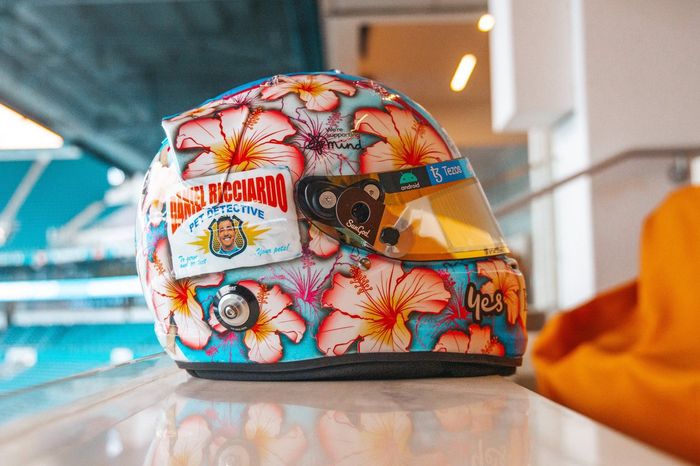 Casco de Daniel Ricciardo, McLaren