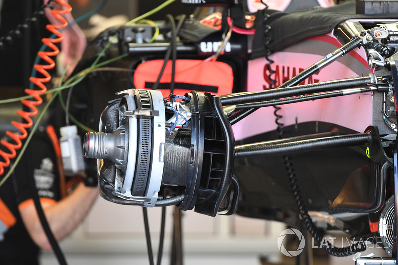 Sahara Force India VJM10 front brake and wheel hub detail