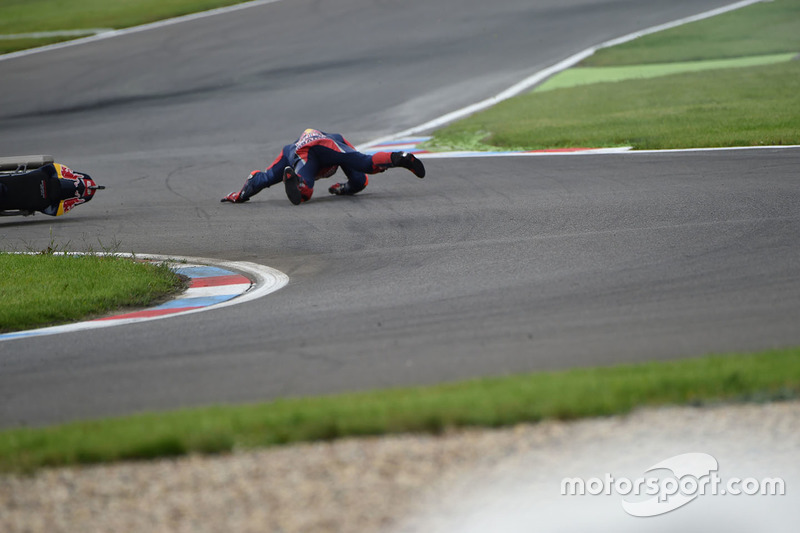 Choque de Stefan Bradl, Honda World Superbike Team