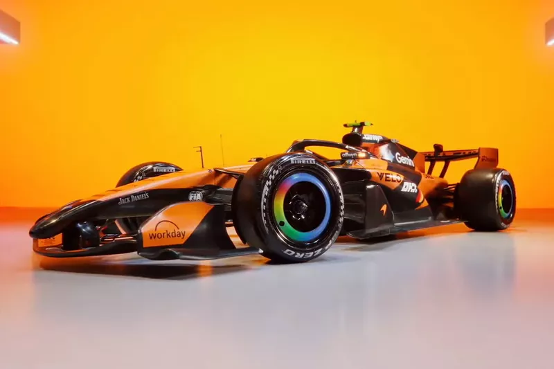 Livrée McLaren MCL40