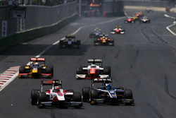 Nobuharu Matsushita, ART Grand Prix & Raffaele Marciello, RUSSIAN TIME, lead Oliver Rowland, MP Motorsport & Antonio Giovinazzi, PREMA Racing