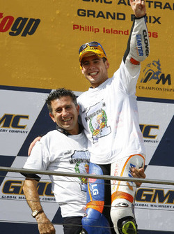 Podio: il vincitore Alvaro Bautista, Aspar Team Aprilia con Jorge Martinez