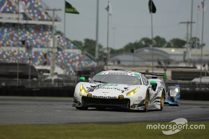 #63 Scuderia Corsa Ferrari 488 GT3: Cooper MacNeil, Toni Vilander, Jeff Westphal, Alessandro Balzan