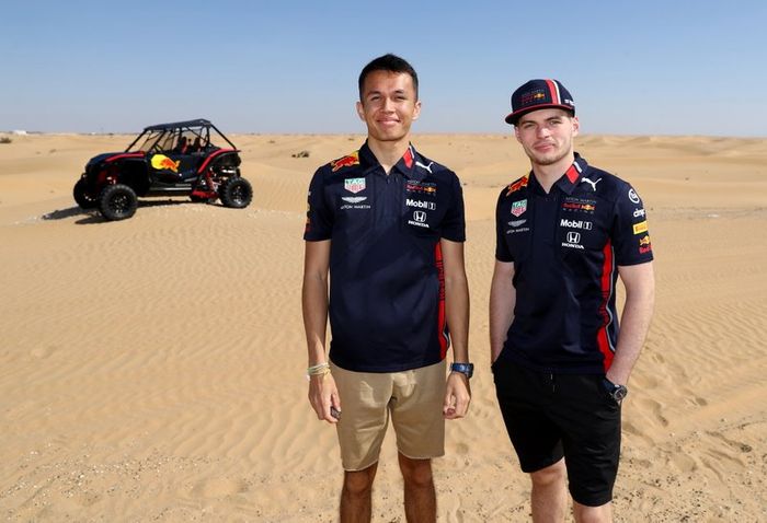 Max Verstappen, Alexander Albon, Red Bull Racing, Red Bull Desert Racing en Skydive Dubai
