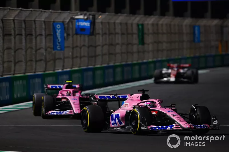 Fernando Alonso, Alpine A522, Esteban Ocon, Valtteri Bottas, Alfa Romeo C42