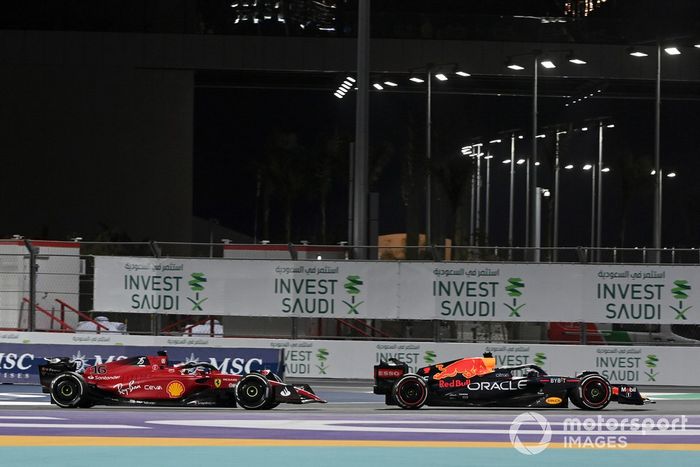 Max Verstappen, Red Bull Racing RB18, Charles Leclerc, Ferrari F1-75