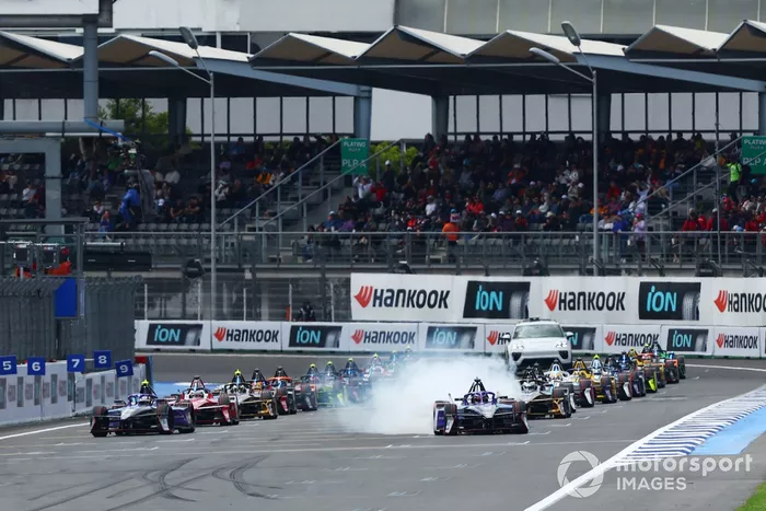 Pascal Wehrlein TAG Heuer Porsche Formula E Team Porsche 99X Electric Gen3 smokes his tyres as he pulls up onto the grid