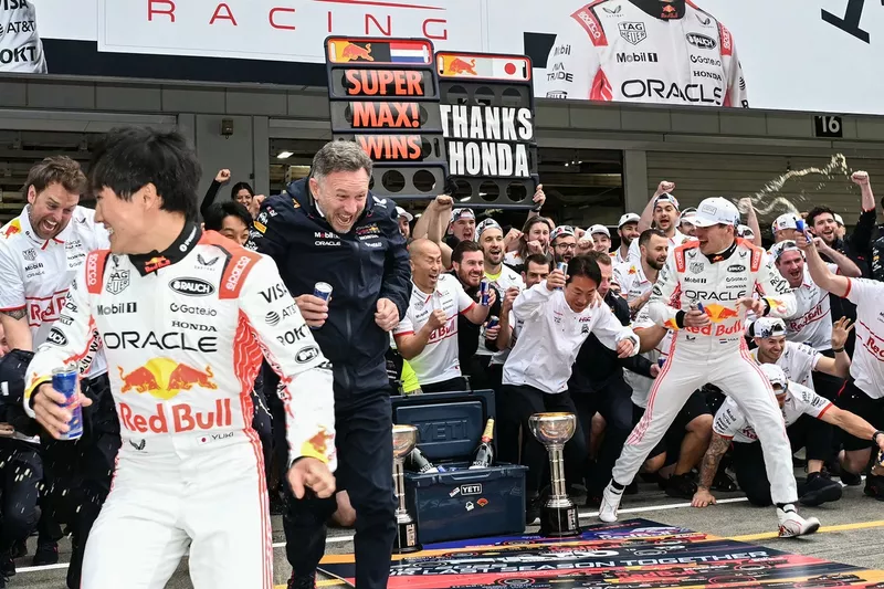 Max Verstappen, Red Bull Racing, Yuki Tsunoda, Red Bull Racing, Christian Horner, Red Bull Racing