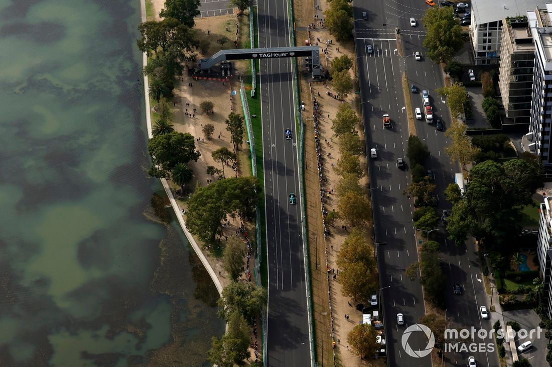 Fernando Alonso, Aston Martin Racing, Carlos Sainz, Williams