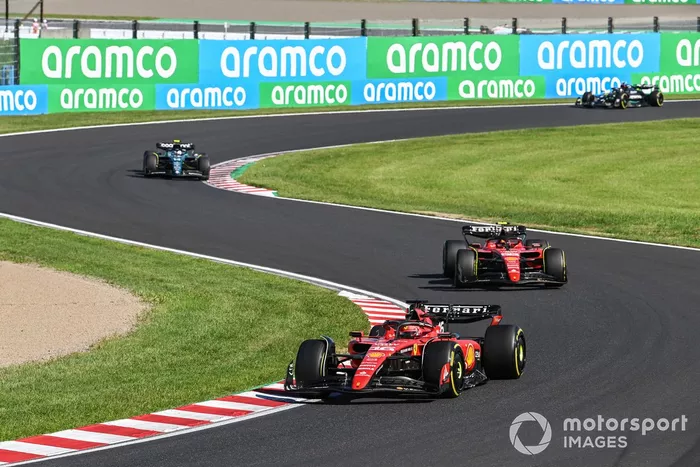 Charles Leclerc, Ferrari SF-23, Carlos Sainz, Ferrari SF-23, Fernando Alonso, Aston Martin AMR23