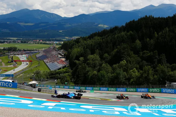 Nicholas Latifi, Williams FW43B, Sergio Pérez, Red Bull Racing RB16B, Lando Norris, McLaren MCL35M