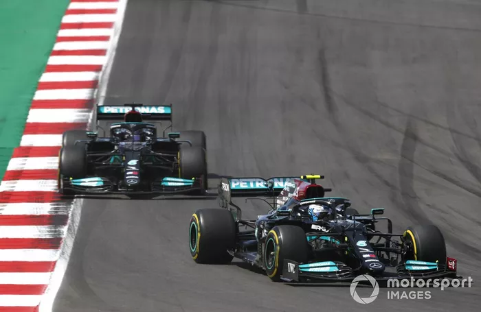 Valtteri Bottas, Mercedes W12, Lewis Hamilton, Mercedes W12, Max Verstappen, Red Bull Racing RB16B