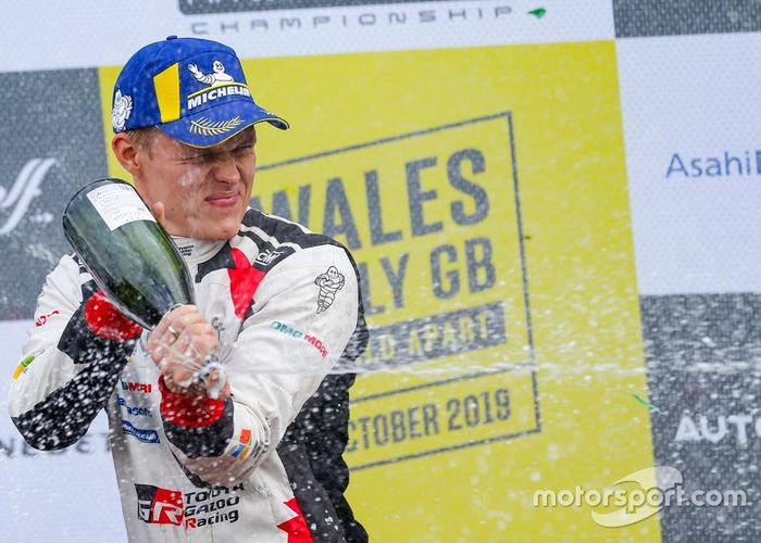 Podio: Ganadores Ott Tänak, Toyota Gazoo Racing WRT Toyota Yaris WRC