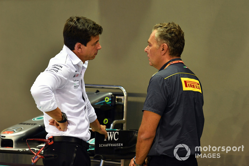 Toto Wolff y Mario Isola, Pirelli Sporting Director