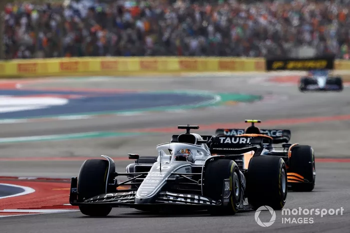 Pierre Gasly, AlphaTauri AT03, Lando Norris, McLaren MCL36