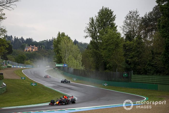 Max Verstappen, Red Bull Racing RB16B, Lewis Hamilton, Mercedes W12, Charles Leclerc, Ferrari SF21