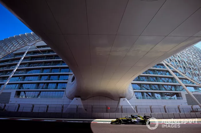 Fernando Alonso, Renault F1 Team R.S.20 