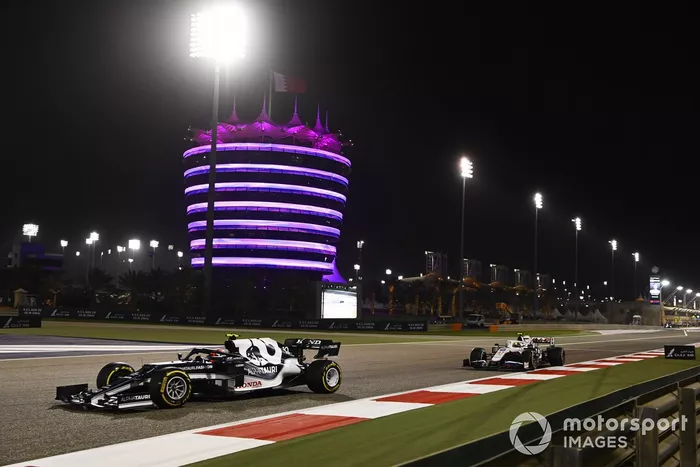 Pierre Gasly, AlphaTauri AT02, Mick Schumacher, Haas VF-21