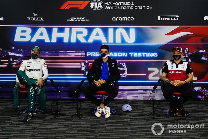 Sebastian Vettel, Aston Martin, Esteban Ocon, Alpine F1, and Kimi Raikkonen, Alfa Romeo Racing, in the press conference