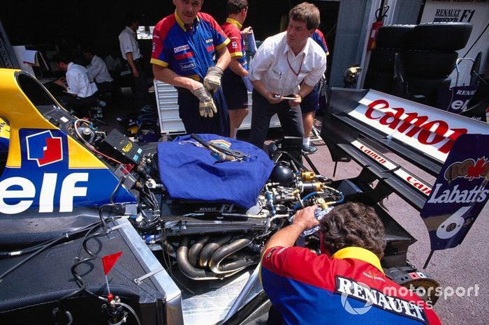 1994: Roupas anti-chama para os mecânicos