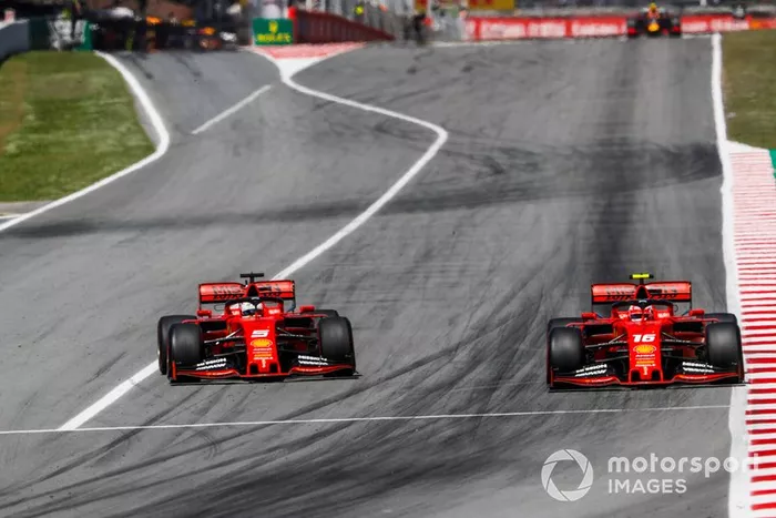 Sebastian Vettel, Ferrari SF90, lotta con Charles Leclerc, Ferrari SF90