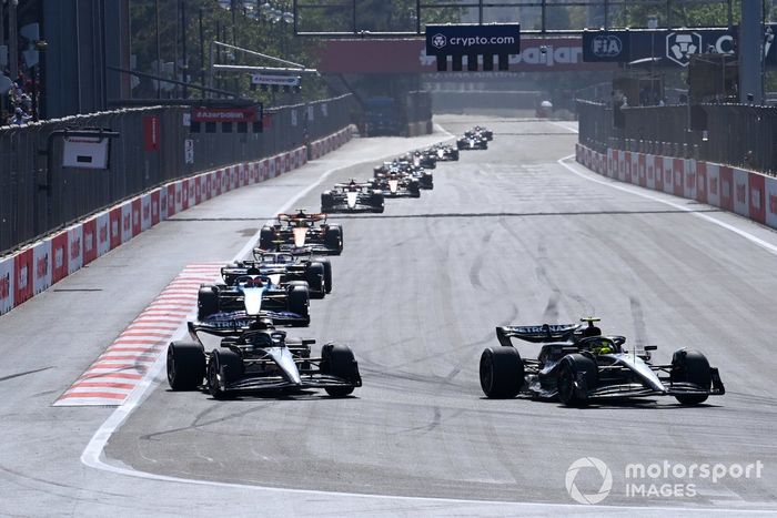 Lewis Hamilton, Mercedes F1 W14, George Russell, Mercedes F1 W14