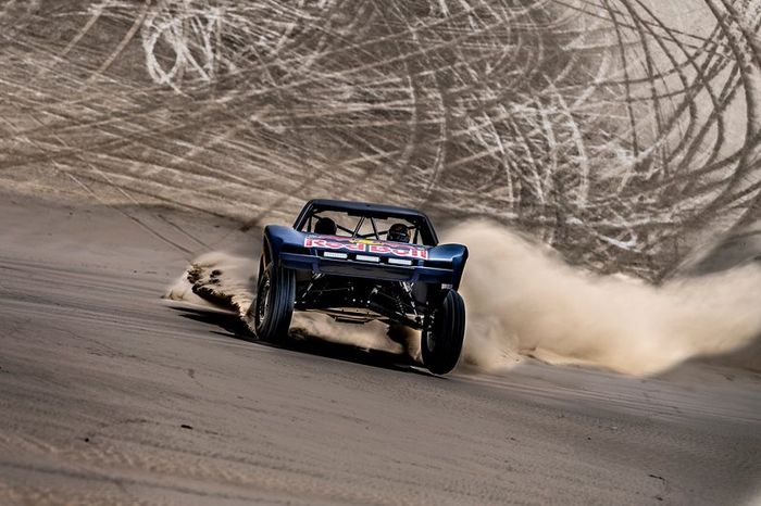 Nasser Al Attiyah y Jorge Lorenzo