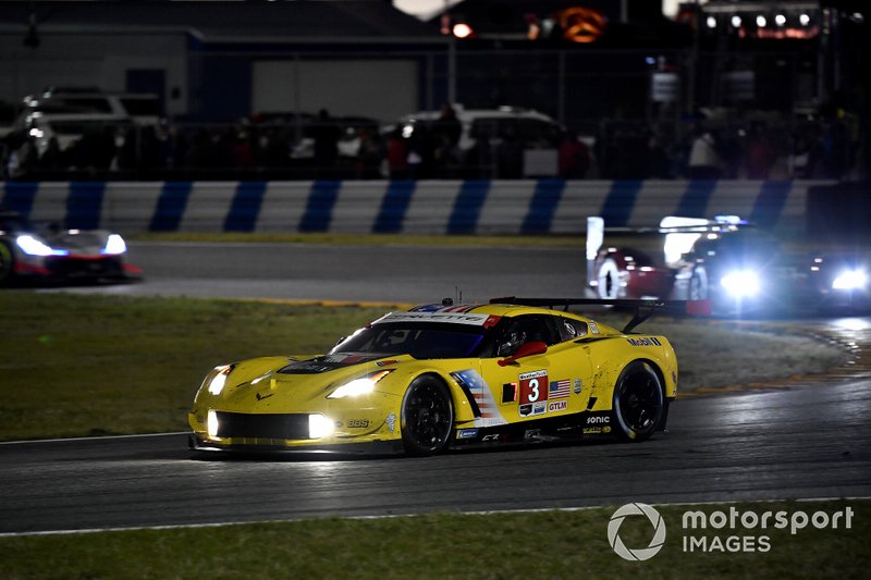#3 Corvette Racing Corvette C7.R, GTLM: Ян Магнуссен, Антоніо Гарсія, Майк Рокенфеллер