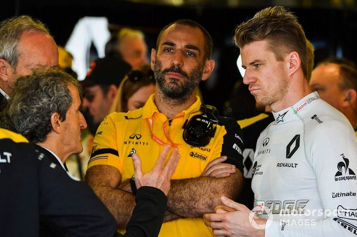 Alain Prost con Cyril Abiteboul, Director Ejecutivo, Equipo Renault F1, y Nico Hulkenberg, Equipo Renault F1