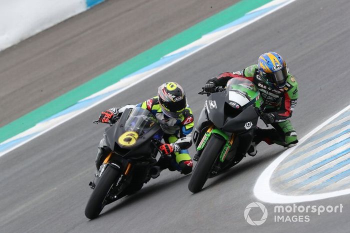 #78 Kawasaki Puccetti Racing: Hikari Okubo, #6 MS Racing: Maria Herrera