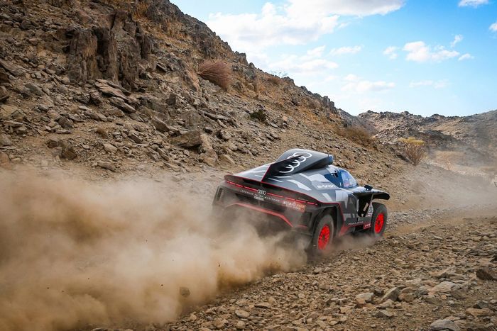 #202 Team Audi Sport Audi: Carlos Sainz, Lucas Cruz