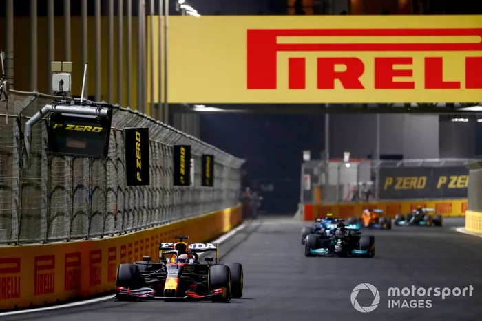 Max Verstappen, Red Bull Racing RB16B, Lewis Hamilton, Mercedes W12